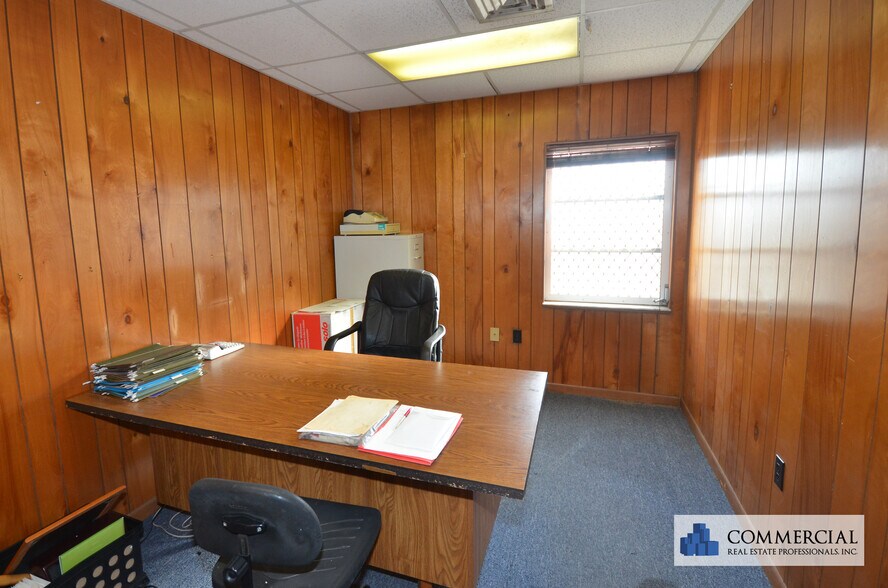 More Photos Of 3852 L B Mcleod Rd, Orlando Warehouse For Lease