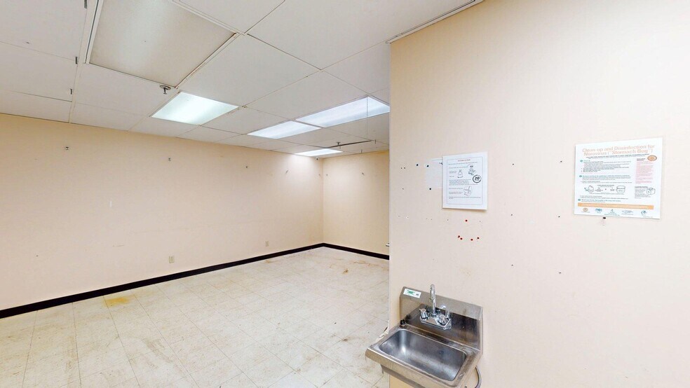 More Photos Of 3430 Constitution Dr, Springfield Warehouse For Lease