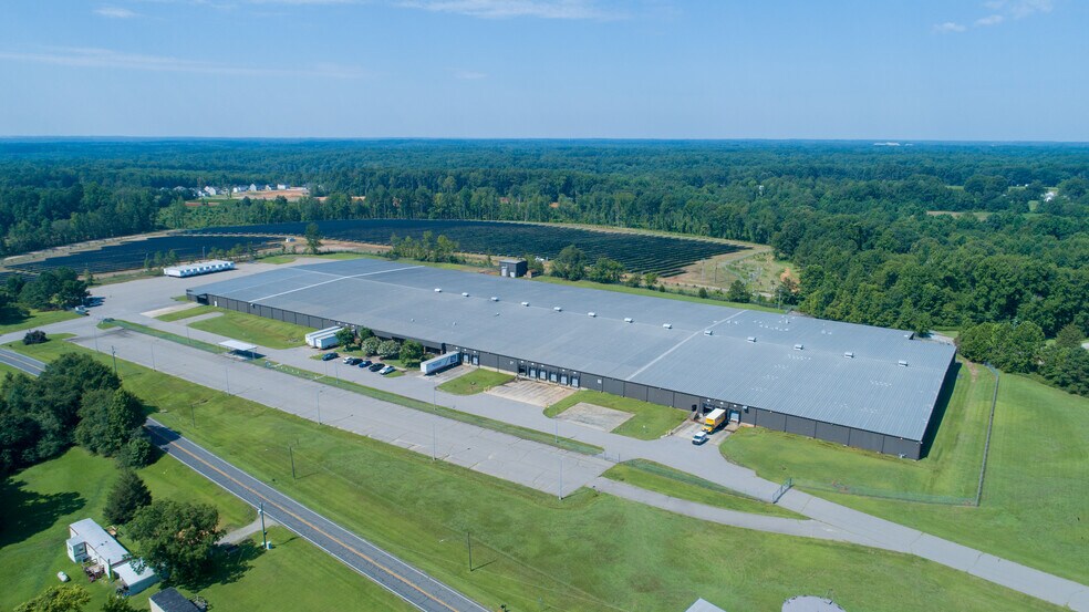 More Photos Of 546 Harvey Faulk Rd, Sanford Warehouse For Lease