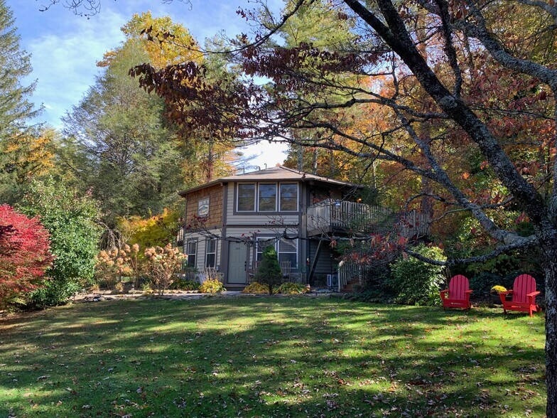 Primary Photo Of 19259 Rosman Hwy, Sapphire Hotel For Sale