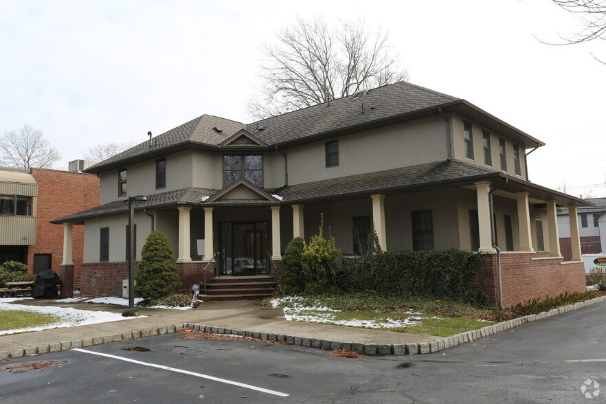 More Photos Of 121 Union Ave, Middlesex Office Residential For Lease