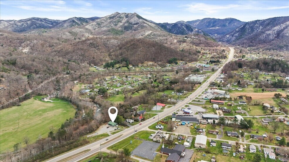More Photos Of 3861 Highway 19 E, Elizabethton Office For Sale