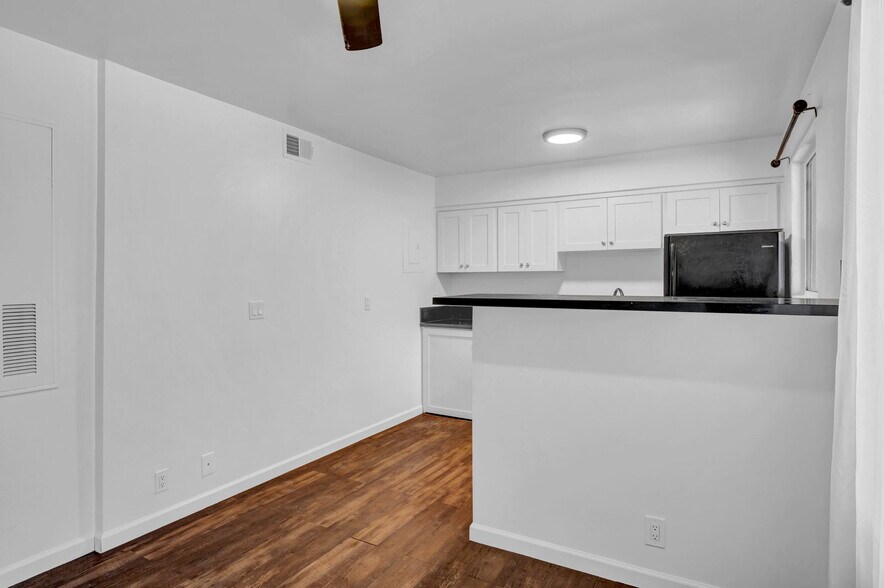 More Photos Of 1942 W Berridge Ln, Phoenix Apartments For Sale