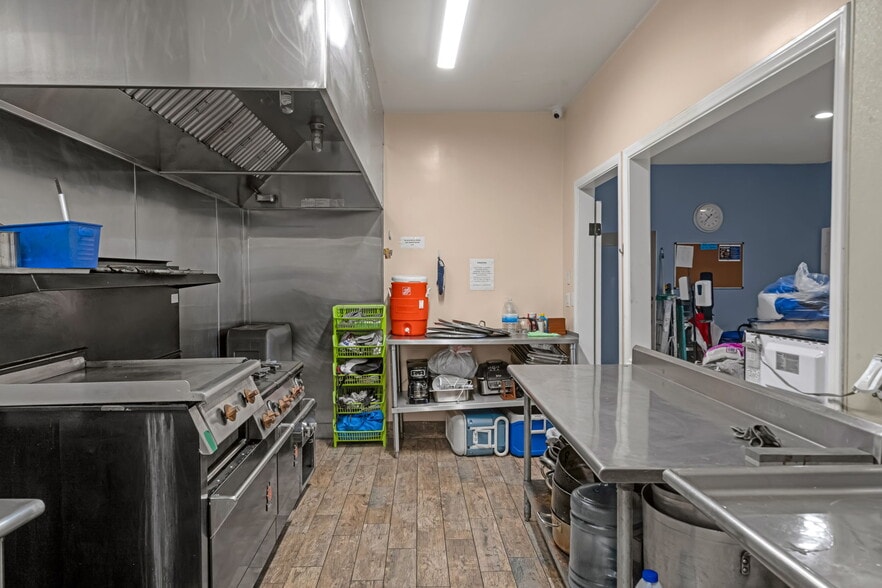 More Photos Of 1100 S Lorena St, Los Angeles Religious Facility For Sale