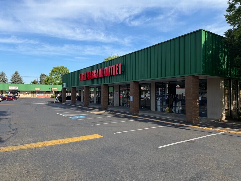 More Photos Of 837-861 E Powell Blvd, Gresham Unknown For Lease