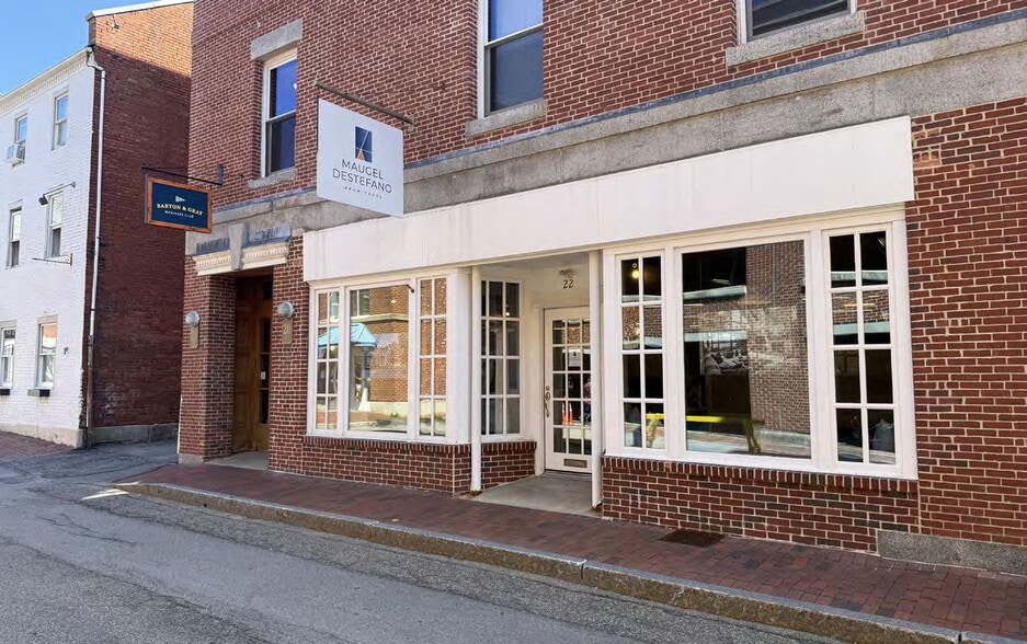 More Photos Of 22 Ladd St, Portsmouth Office For Sale