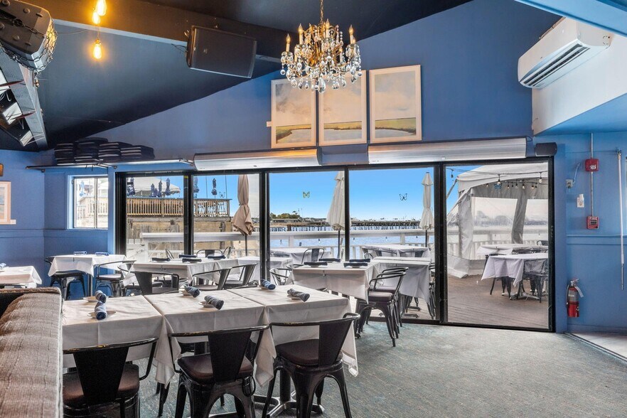 More Photos Of 193A Commercial St, Provincetown Bar For Sale