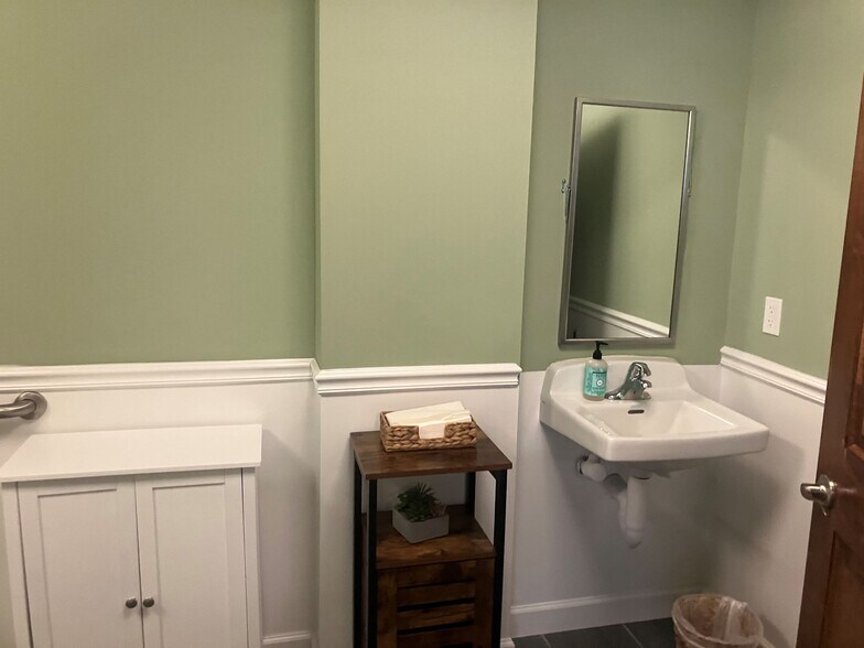 More Photos Of 35 W Broad St, Stamford Apartments For Sale