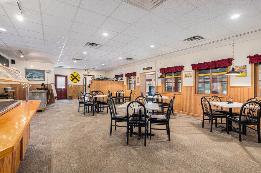More Photos Of 6225 W D Ave, Kalamazoo Restaurant For Sale