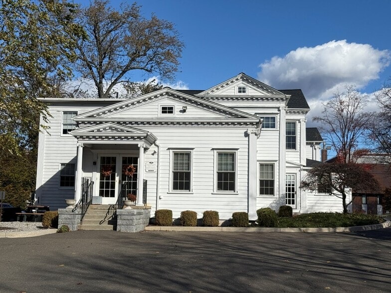 More Photos Of 158 Deer Hill Ave, Danbury Office For Sale