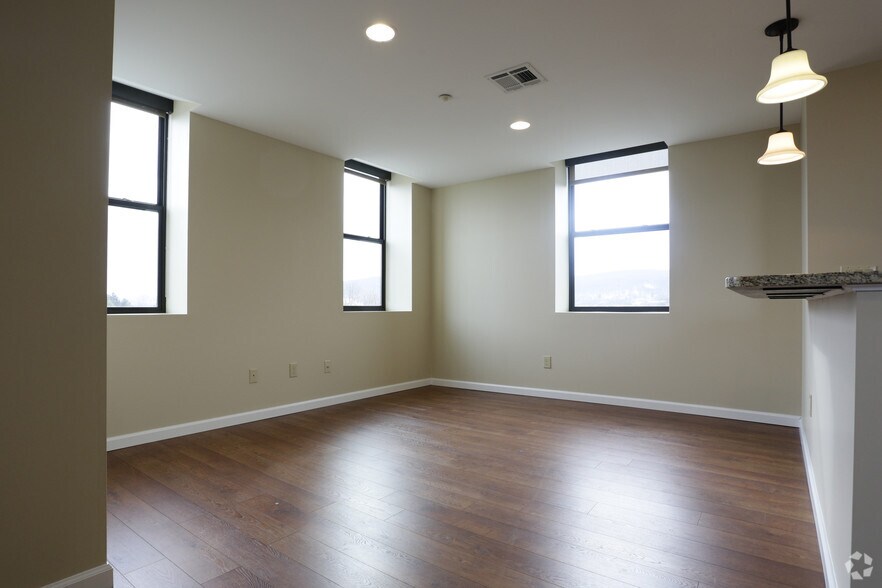 More Photos Of 528 N New St, Bethlehem Apartments For Sale