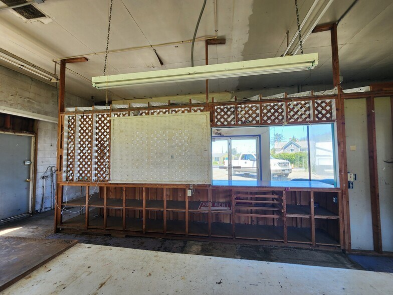 More Photos Of 311 6th St, Port Orford Storefront Retail Office For Sale