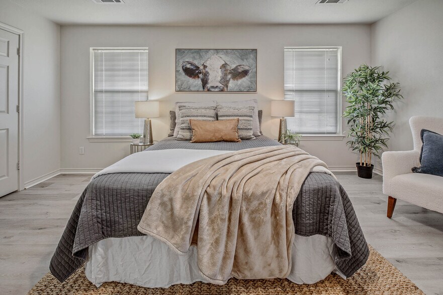 More Photos Of 1128-1136 Gridiron Drive, College Station Apartments For Sale