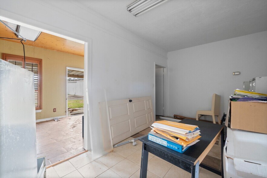 More Photos Of 6738 US Highway 190 E, Livingston Convenience Store For Sale