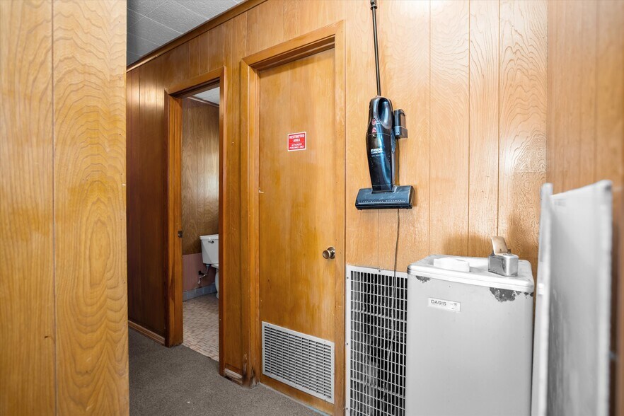 More Photos Of 205 E Denman Ave, Lufkin Flex For Sale