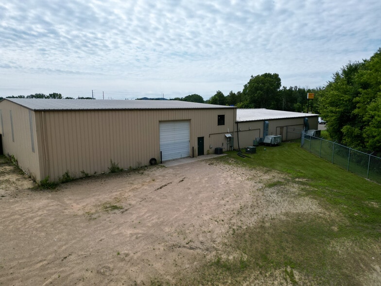 More Photos Of 804 N Union St, Mauston Freestanding For Lease