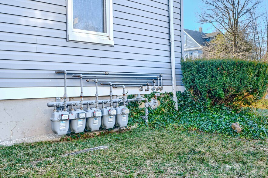 More Photos Of 10-14 E Overlea Ave, Baltimore Apartments For Sale