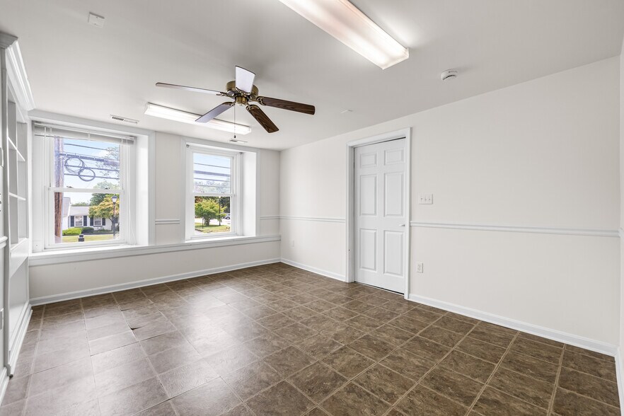 More Photos Of 410 Main St, Reisterstown Medical For Lease
