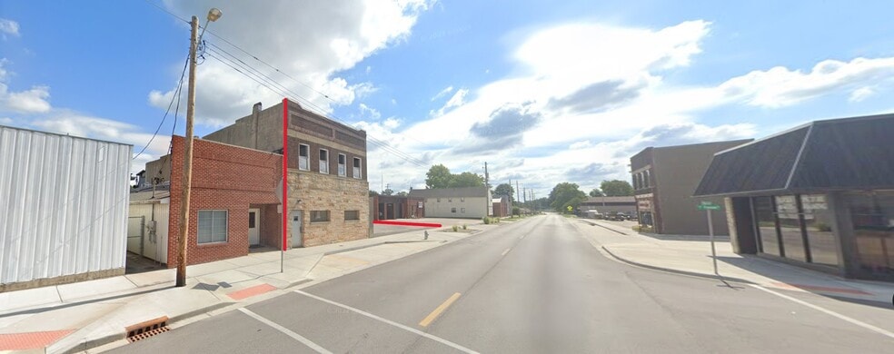 Primary Photo Of 229 E Main Cross St, Taylorville General Retail For Sale