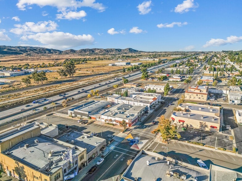 More Photos Of 116 W Ramsey St, Banning Restaurant For Sale