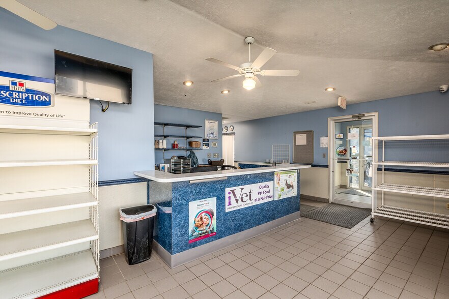 More Photos Of 602 S Court St, Marion Office For Sale