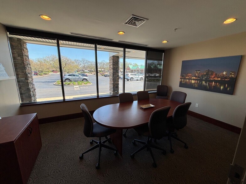 More Photos Of 4401-4491 Far Hills Ave, Dayton Unknown For Lease