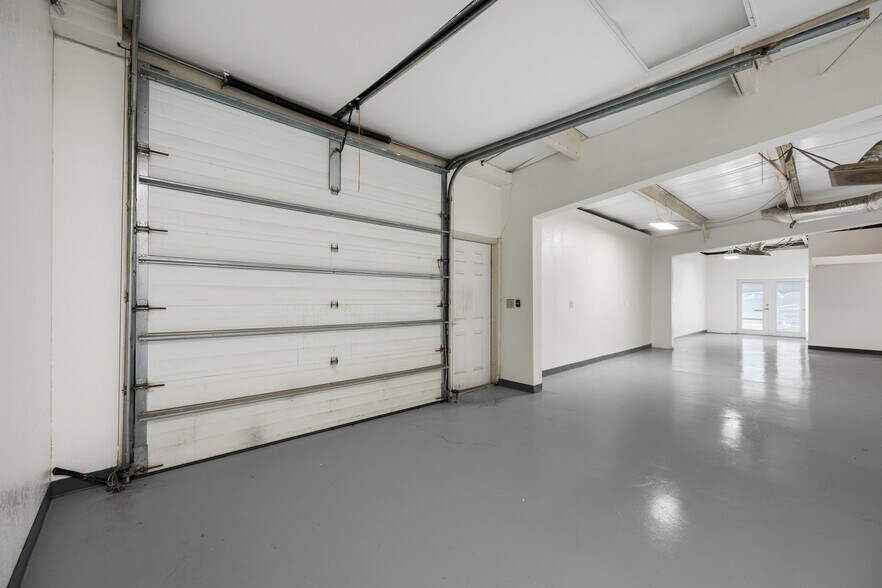 More Photos Of 1230 Lady Marion Ln, Dunedin Flex For Lease