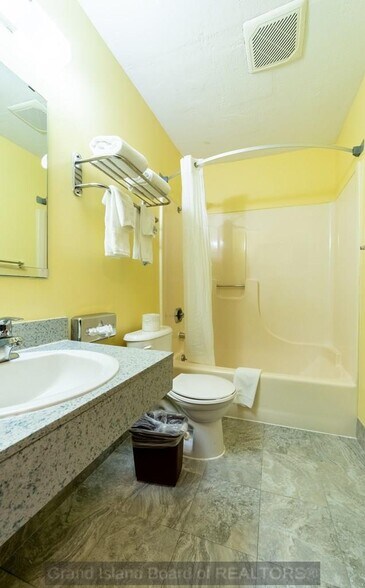 More Photos Of 2620 N Diers Ave, Grand Island Hotel For Sale