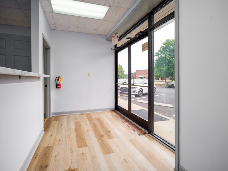 More Photos Of 621-625 Huntsman Ct, Gastonia Medical For Lease