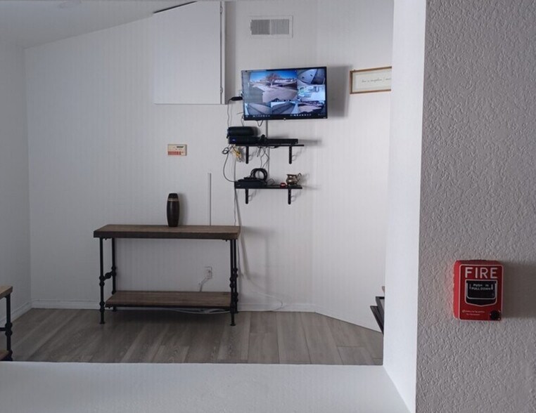 More Photos Of 13943 Trigger Ln, Victorville Healthcare For Sale