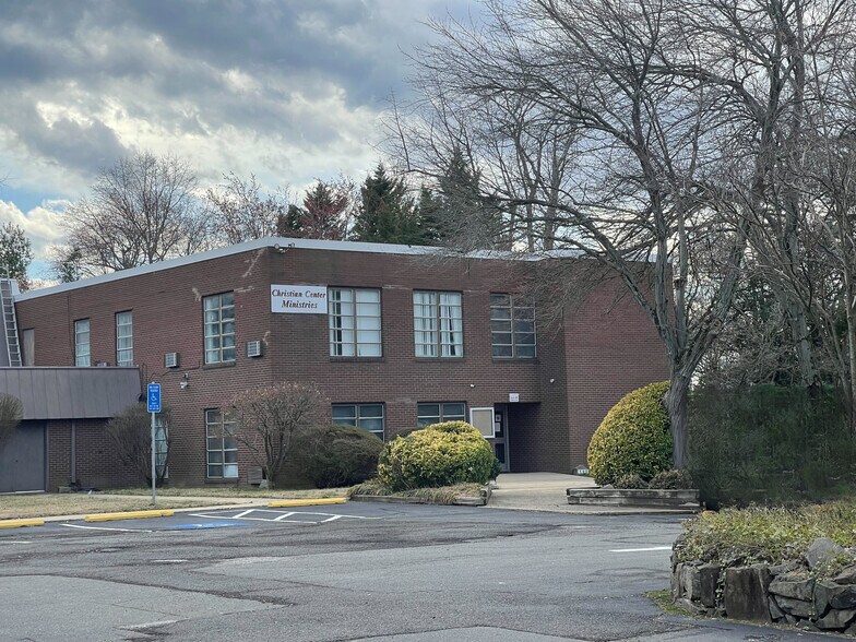 Primary Photo Of 5411 Franconia Rd, Alexandria Specialty For Lease