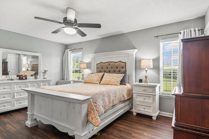 More Photos Of 74 Gore Rd, Boaz Restaurant For Sale