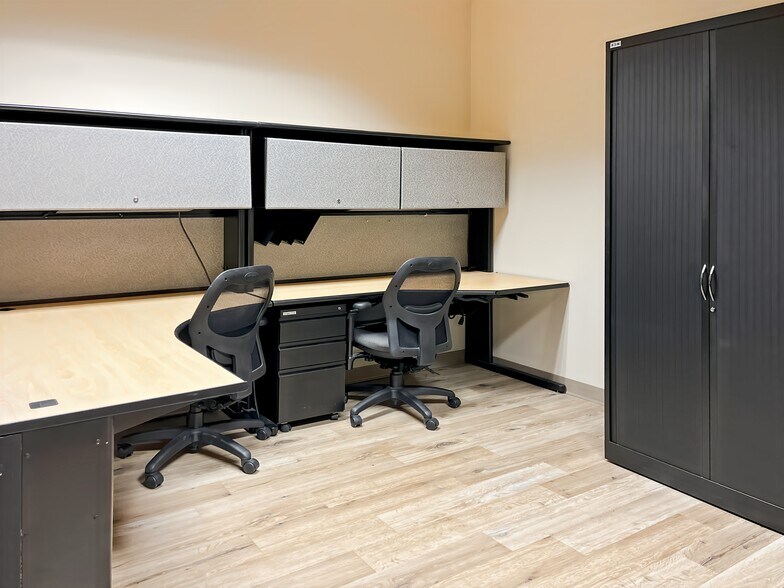 More Photos Of 300 E University Ave, Gainesville Coworking Space