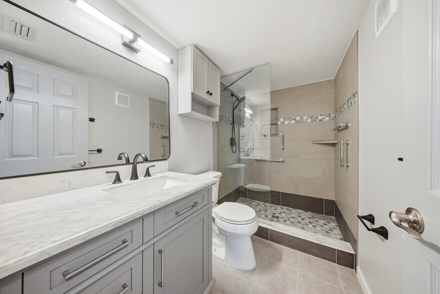 More Photos Of 2309 Manatee Ave W, Bradenton Apartments For Sale