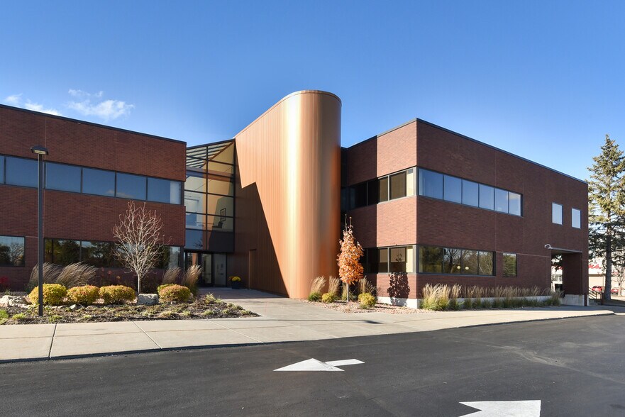 More Photos Of 6499 University Ave NE, Fridley Office For Sale