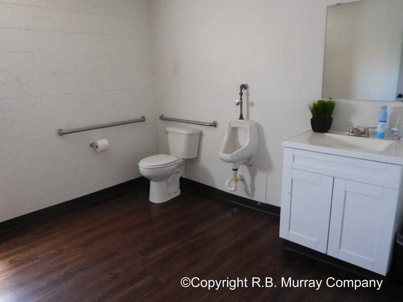 More Photos Of 1851 E Florida St, Springfield Warehouse For Lease