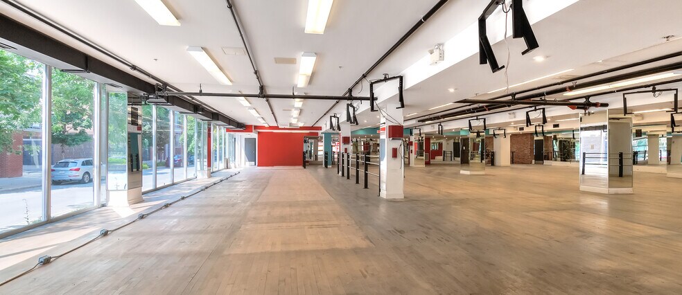 More Photos Of 7345 Boul Saint-Laurent, Montréal Storefront Retail Residential For Sale