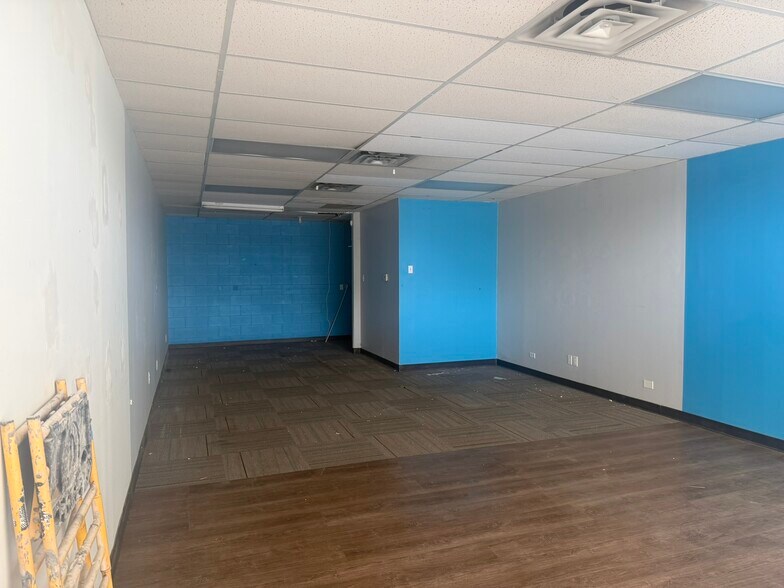More Photos Of 2715 S Colorado Blvd, Denver Unknown For Lease