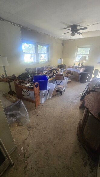 More Photos Of 5835 8th St, Zephyrhills Flex For Sale