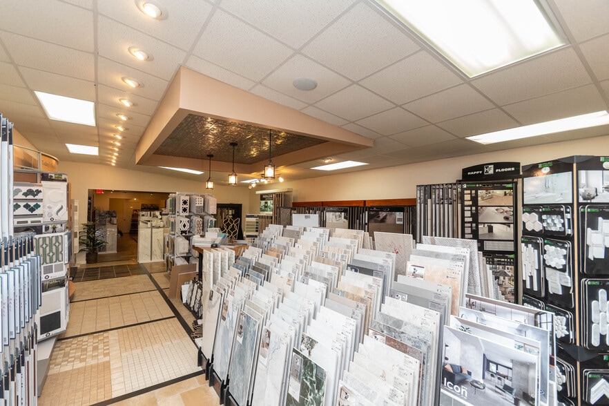 More Photos Of 1402 Route 300, Newburgh Showroom For Sale