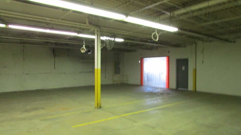 More Photos Of 15650 S Madison Rd, Middlefield Manufacturing For Lease