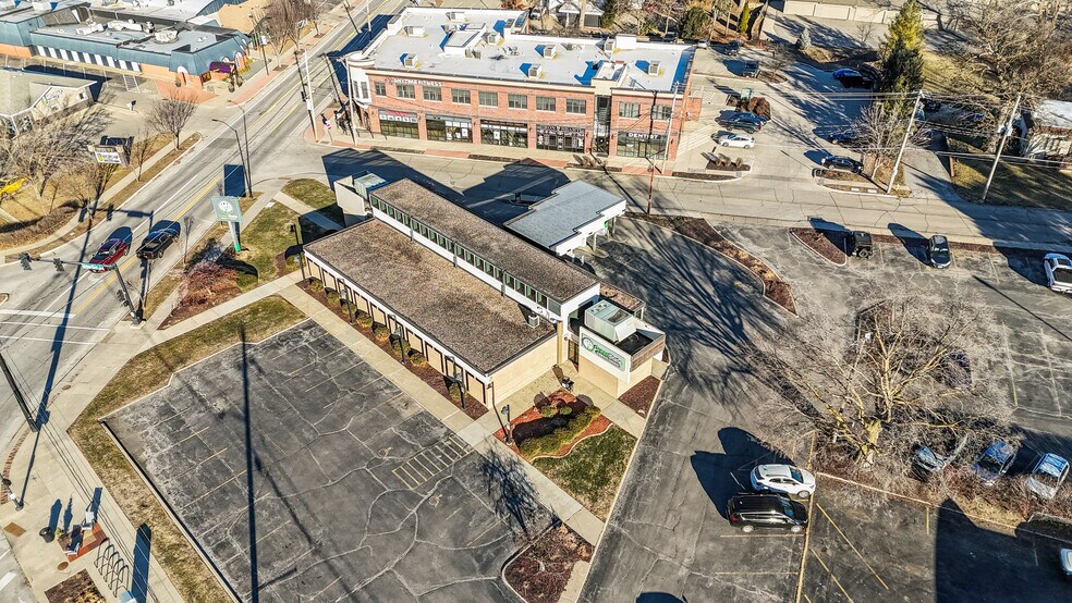 More Photos Of 2805 Beaver Ave, Des Moines Bank For Sale