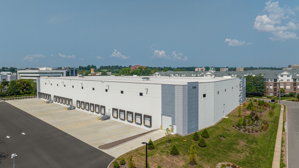 More Photos Of 1290 Wall St W, Lyndhurst Distribution For Lease
