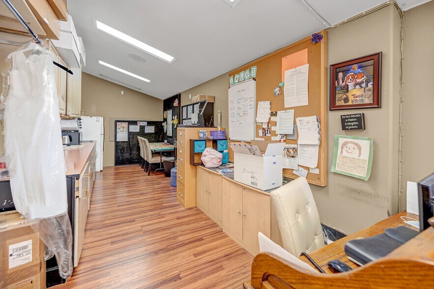 More Photos Of 3131 S Jones Blvd, Las Vegas Office For Sale