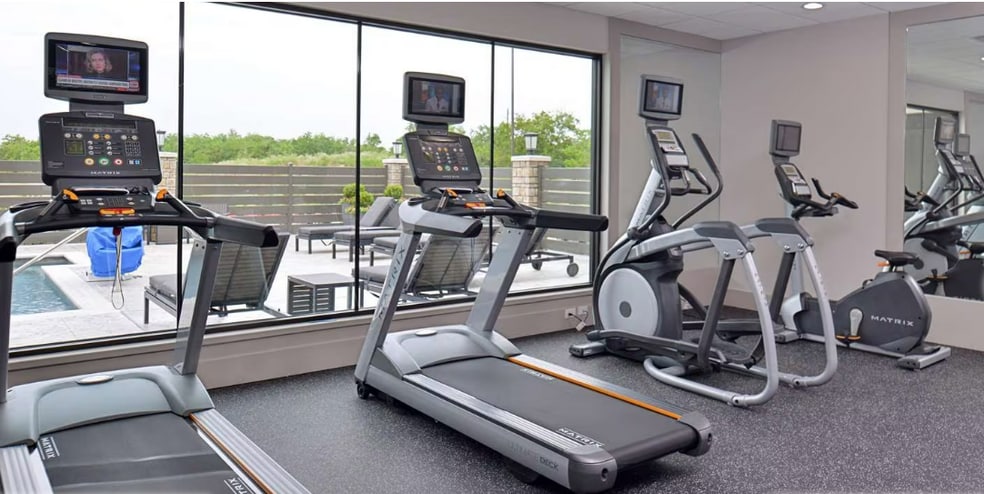 More Photos Of 1549 Westborough Dr, Katy Hotel For Sale