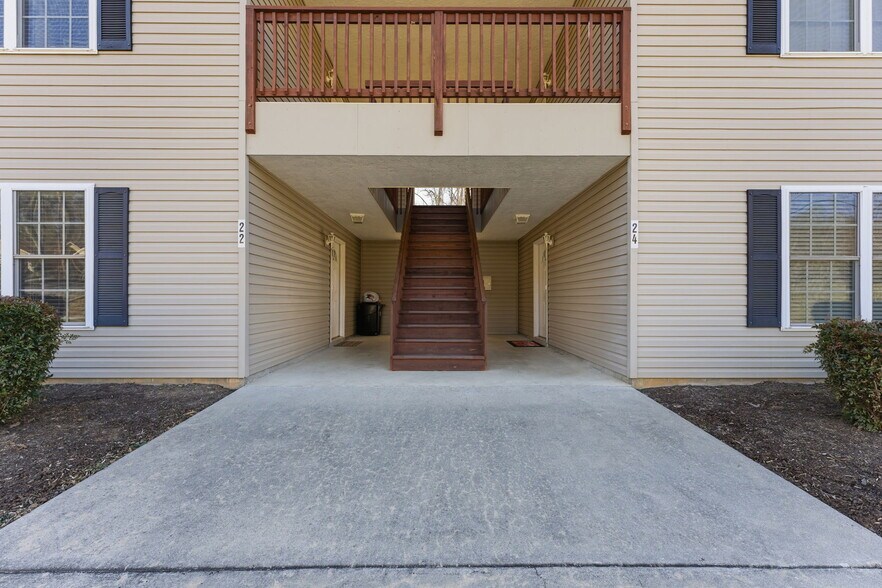 More Photos Of 520 Baird Cove Rd, Franklin Apartments For Sale