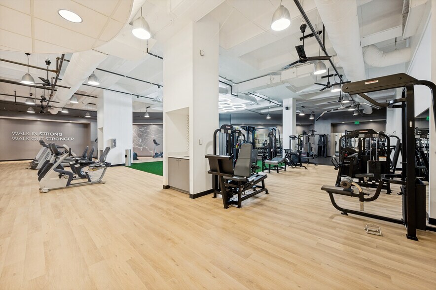 More Photos Of 750 W John Carpenter Fwy, Irving Office For Lease