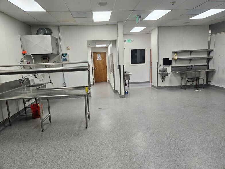 More Photos Of 6403 Foothill Blvd, Oakland Restaurant For Lease