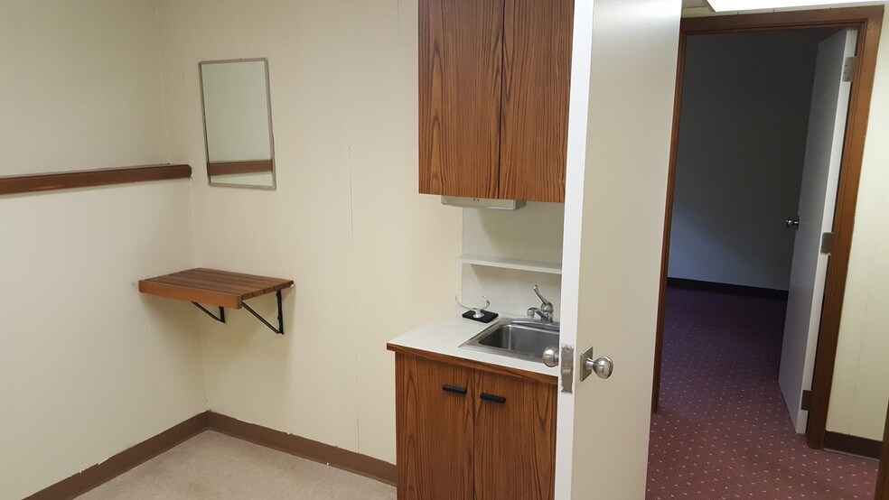 More Photos Of 190 Greenbrook Rd, North Plainfield Medical For Sale