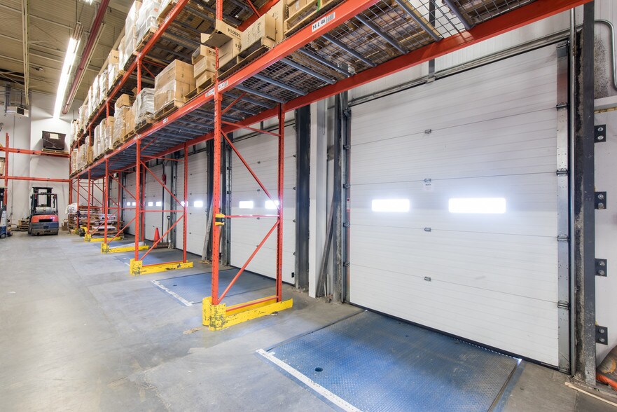 More Photos Of 2-10 Smed Ln SE, Calgary Distribution For Lease